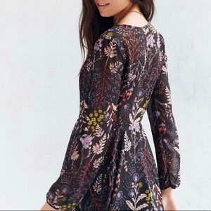 KIMCHI BLUE POPPY DRESS SIZE 4